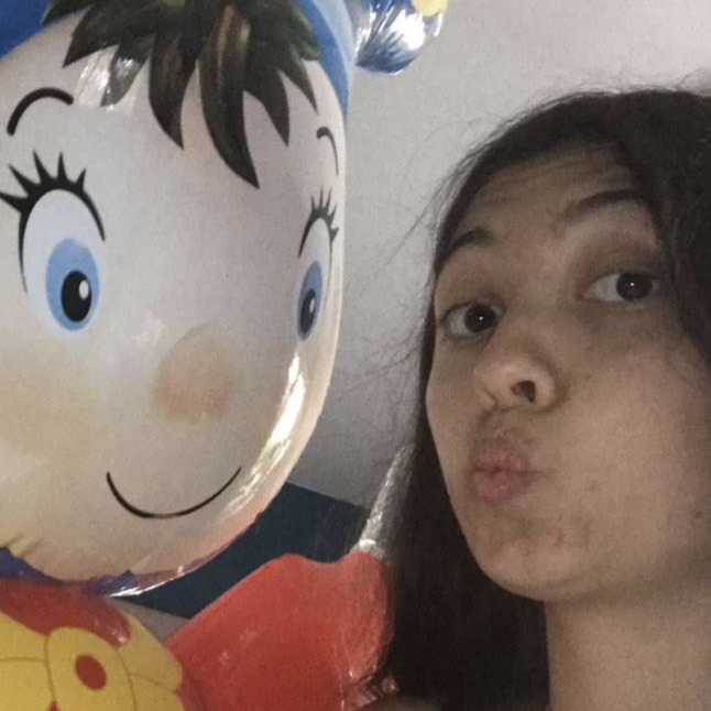 girl_and_balloon