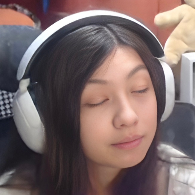 girl_headphones_relaxed