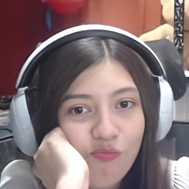 woman_headphones_selfie