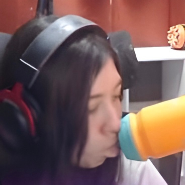 woman_drinking_water